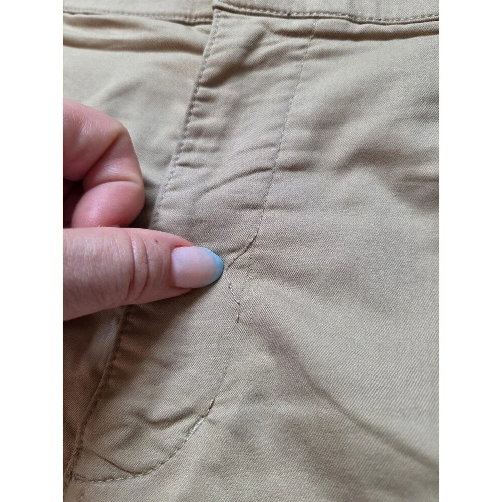 Nike Dri-FIT Men’s Khaki Chino Golf Shorts Tan Flat Front Size 40x7 GUC